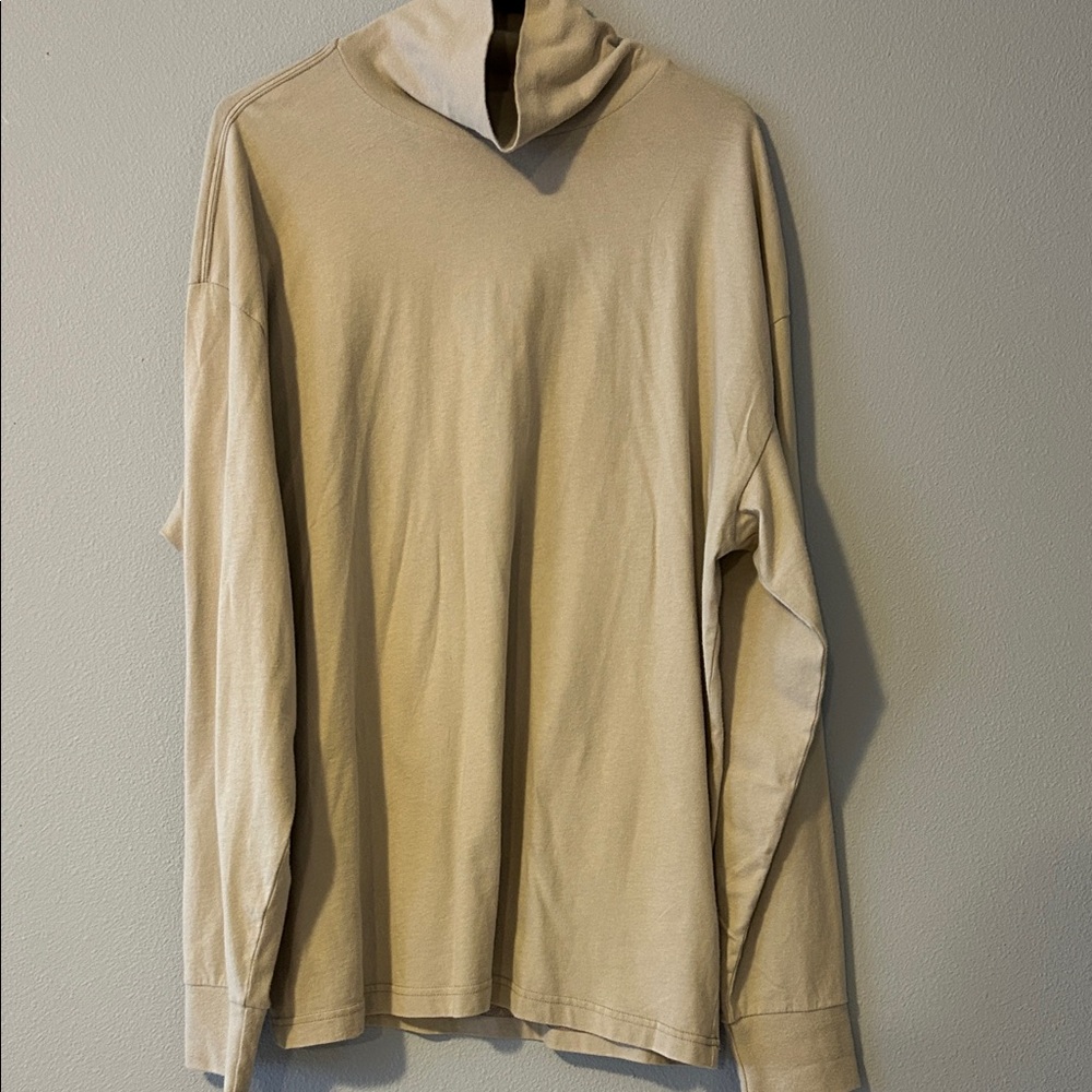 Abercrombie & Fitch Men's Beige Turtleneck Sweater